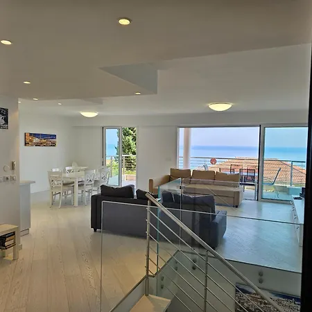公寓 The Blue House, Lovely In The Cote D'azur For 6 People 芒通