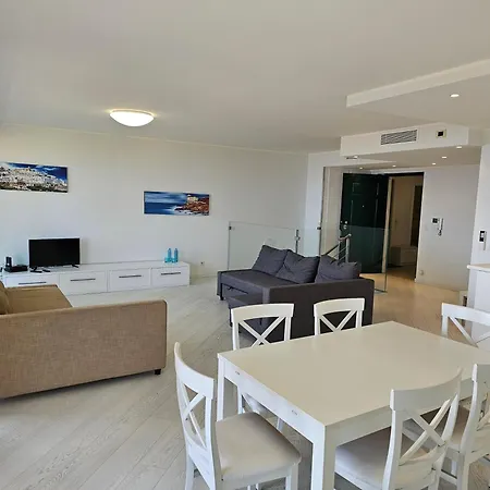 The Blue House, Lovely In The Cote D'azur For 6 People דירה