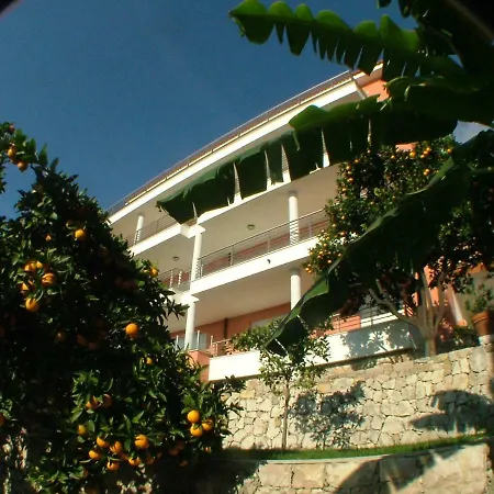 公寓 The Blue House, Lovely In The Cote D'azur For 6 People 芒通