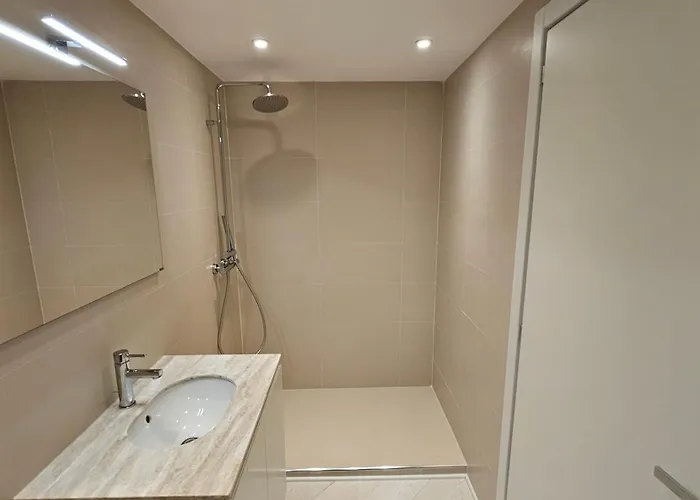 The Blue House, Lovely In The Cote D'azur For 6 People * Menton