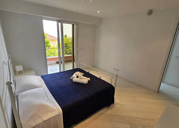 The Blue House, Lovely In The Cote D'azur For 6 People