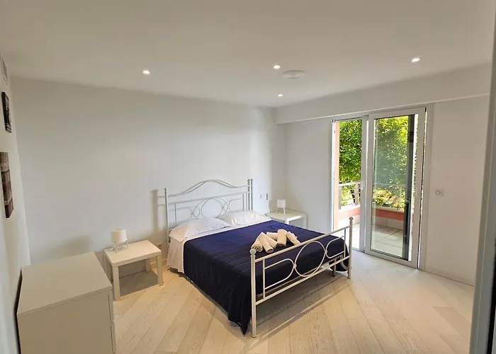 The Blue House, Lovely In The Côte D'azur For 6 People