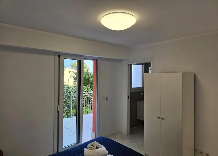 The Blue House, Lovely In The Cote D'azur For 6 People Apartment