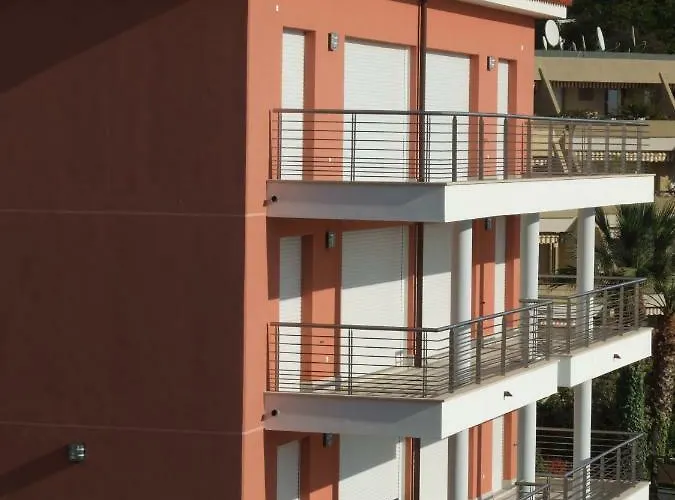 The Blue House, Lovely In The Cote D'azur For 6 People